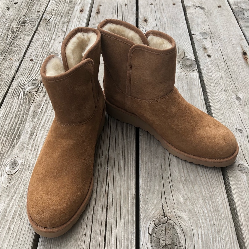 BRAND NEW UGG KRISTIN CLASSIC BOOTS